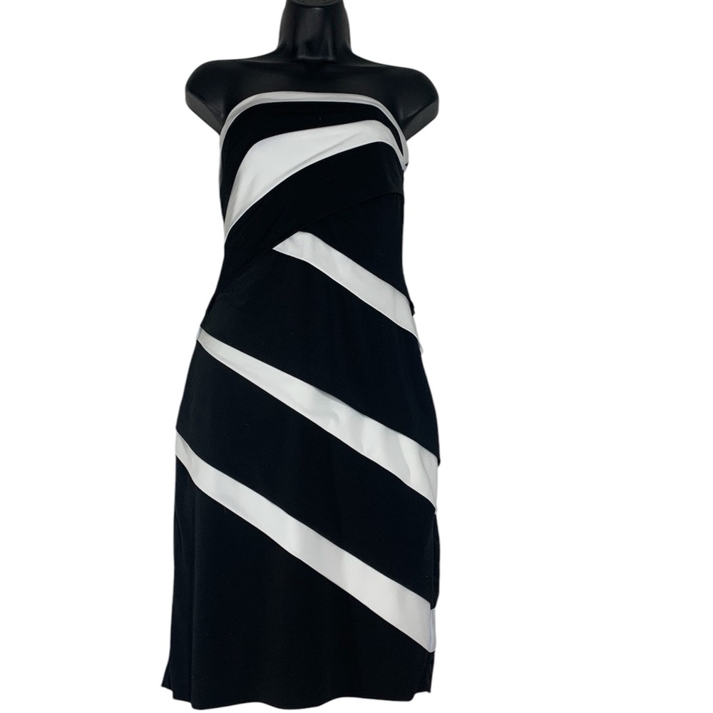 White House Black Market Strapless Dress Slimming Size 8